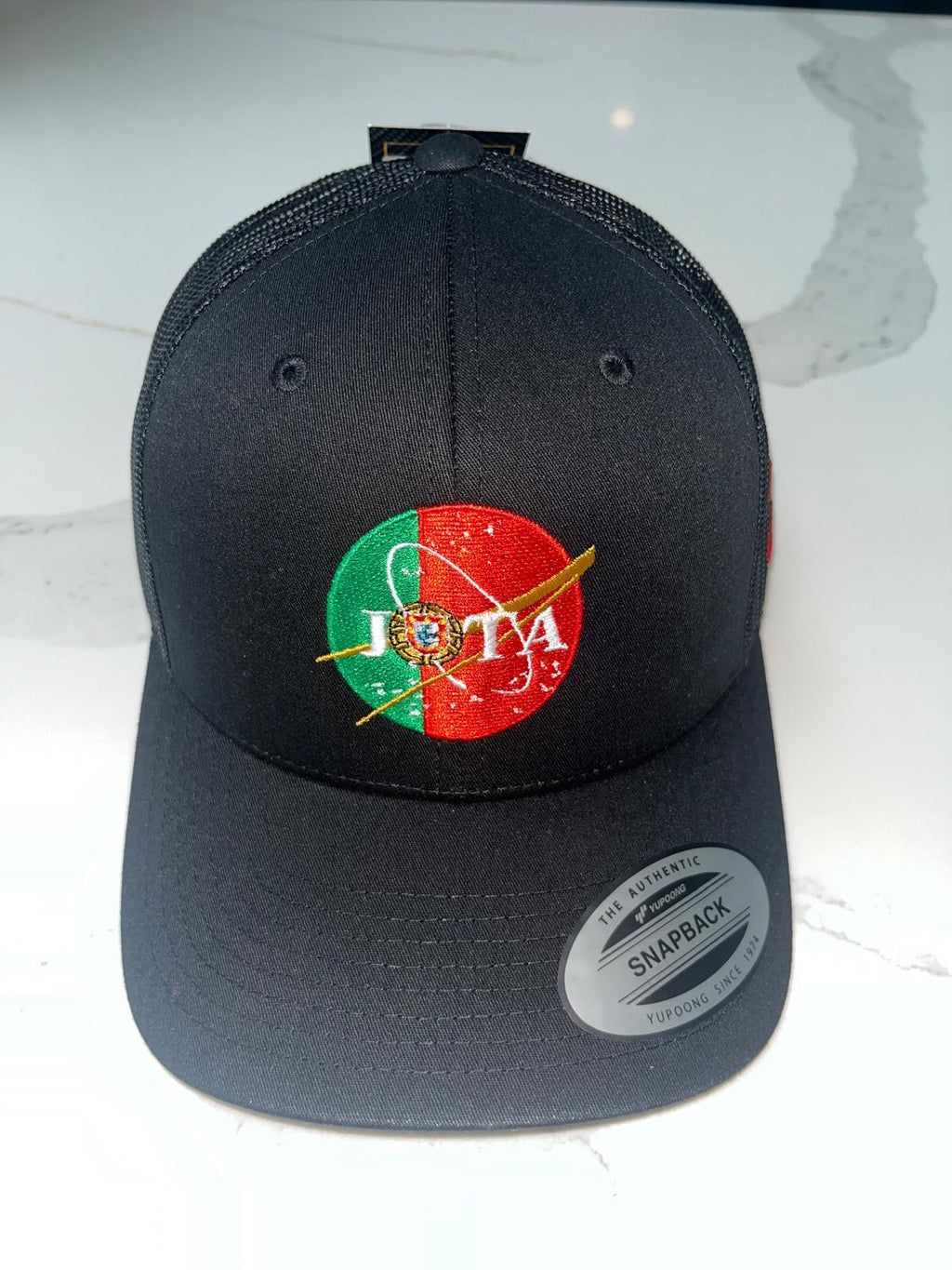Jota 20 Cap