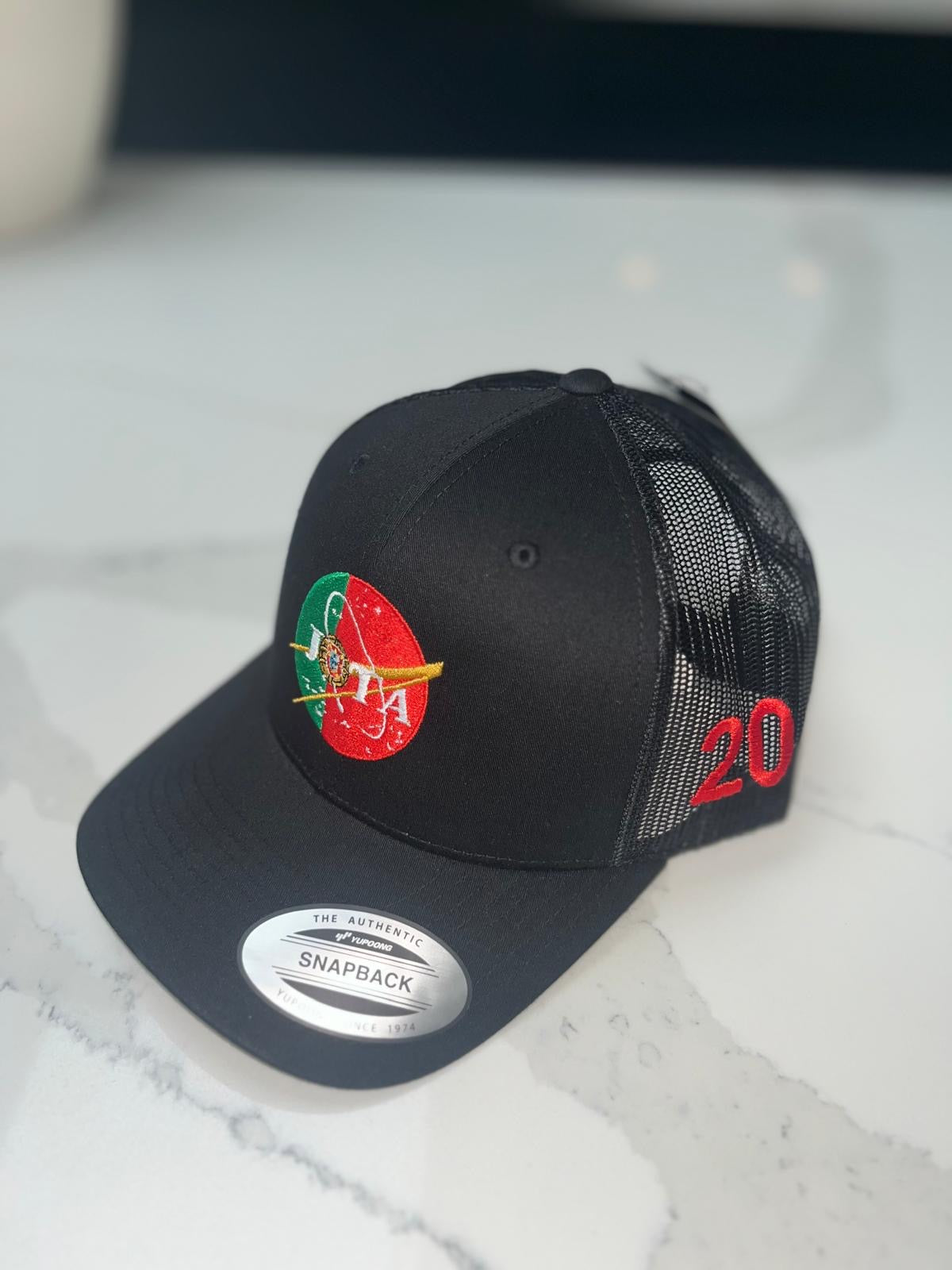 Jota 20 Cap